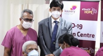 காவேரி மருத்துவமனையில் கோவிட்-19 க்கு எதிரான தடுப்பூசி போடும் பணி தொடக்கம்.