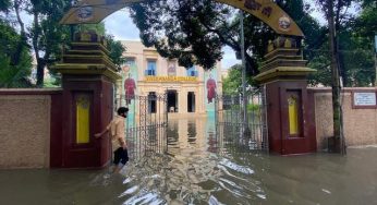 பருவமழையின் காரணமாக வெள்ளம் சூழ்ந்த மயிலாப்பூர் தெருக்கள்