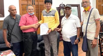 ஆர்.ஏ.புரத்தை சேர்ந்த சமூகக் குழு பெருநகர மாநகராட்சி கமிஷனரைச் சந்தித்து, உள்ளூர் பிரச்சனைகளின் பட்டியலை அளித்தது.