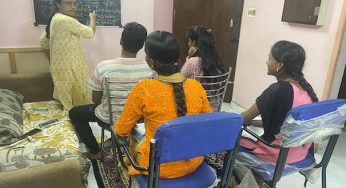 ஏழைக் குடும்பத்தைச் சேர்ந்த பி.காம் மாணவர்களுக்கு சிறப்புப் பயிற்சி வகுப்புகள்.