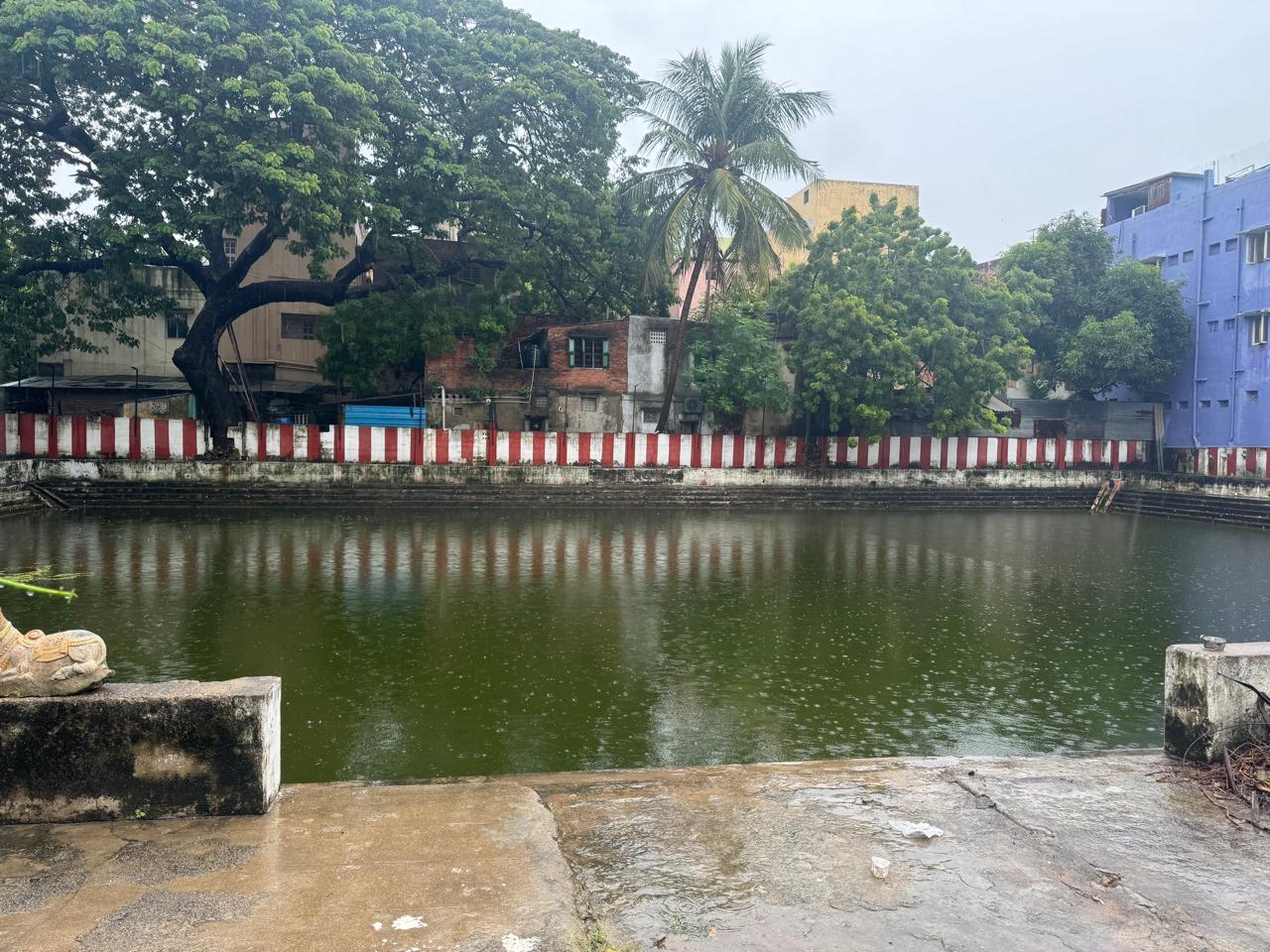 virupaksheeswarar temple tank